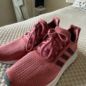 Adidas Tennis Shoes